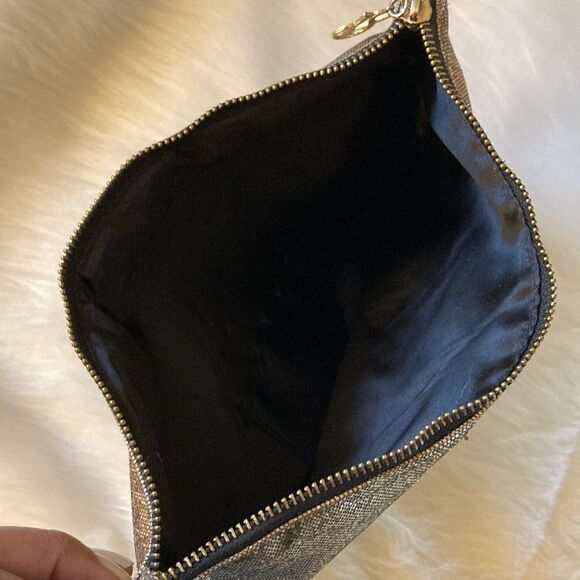Victoria’s Secret Gold Shimmering Bag - Picture 6 of 11
